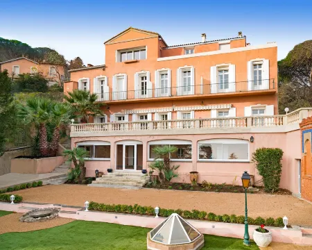 B&B le Logis du Mas Отели в г. Сет