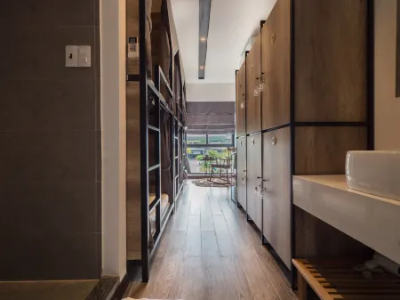 Wings House Отели рядом с достопримечательностью «Helio Center Amusement Center»