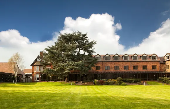 赫爾農莊公園美居酒店