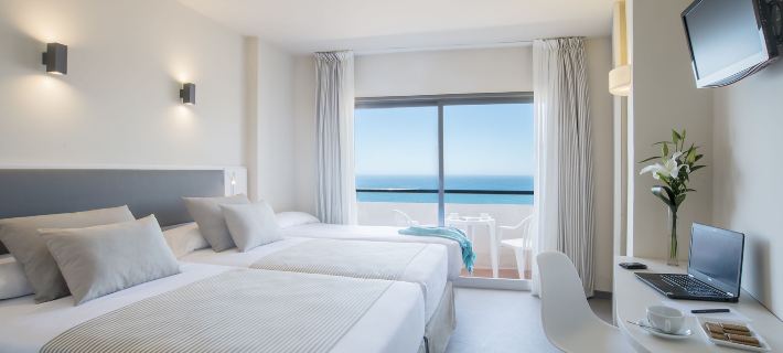 Hotel El Puerto by Pierre Vacances Hotels in Fuengirola