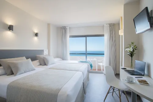 Hotel El Puerto by Pierre Vacances Hotels in Fuengirola