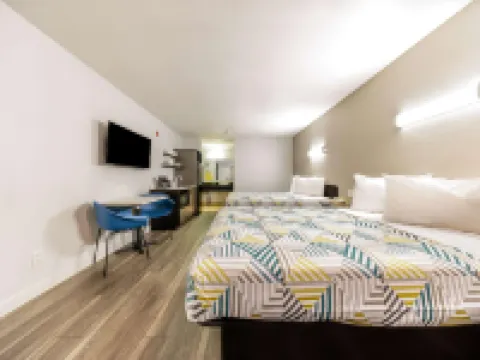 Studio 6 Fort Worth, TX -Stockyards East โรงแรมใกล้Fort Worth Herd Longhorn Cattle Drive