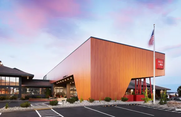 文納奇市中心紅獅酒店