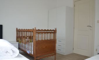 Apartment in Antwerp Near Verbeke Museum