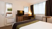 Holiday Inn Slough - Windsor Hotels near Holy Redeemer R C Church