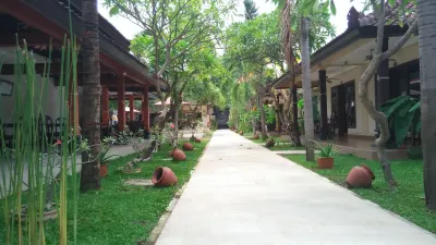 梅拉姆飯店 Apotek Mulia Farma 8附近的飯店