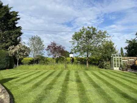 Orchard Side Bed and Breakfast