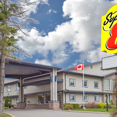 Super 8 by Wyndham Sault Ste Marie on
