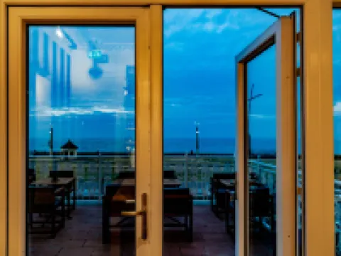 斯特蘭德酒店，奧斯卡·王爾德的故居 布瑞酒店