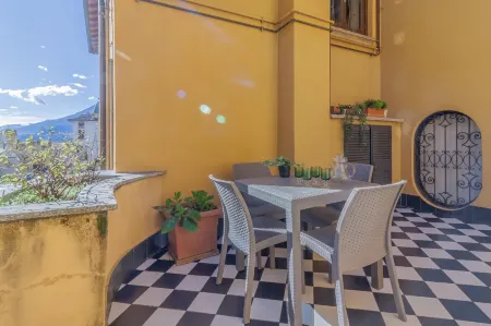 Miranda's Home Отели рядом с достопримечательностью «Villa Monastero»