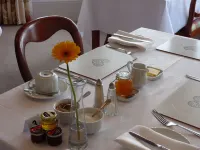 Douglas Park Guest House - breakfast