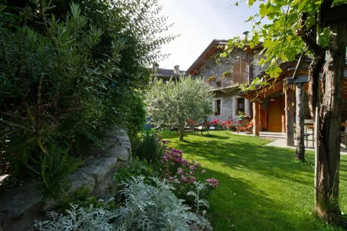 La Maison des Vignerons Chambres d'Hotes B&B Отели в г. Pont-Saint-Martin