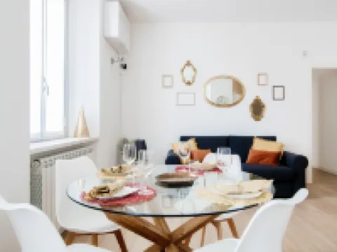 マホメインコモ - プロムナード チェルノッビオのホテル