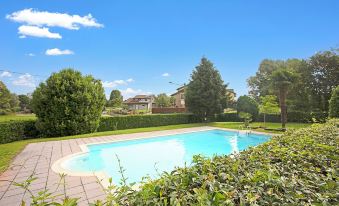 Angera Relax & Pool - Happy Rentals