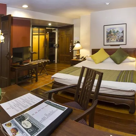 The Siam Heritage Hotel Отели рядом с достопримечательностью «Станция метро Sam Yan»