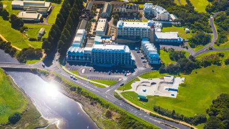 Lady Bay Resort Отели в г. Уоррнамбул