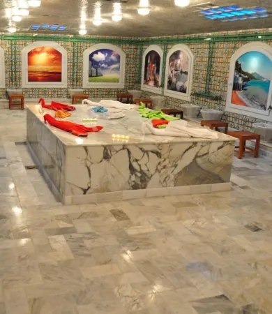 Soltane Hotel - Hussein Day Отели рядом с достопримечательностью «Abou bakr esseddik Mosque»