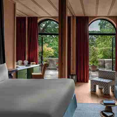 Cowley Manor Experimental Rooms