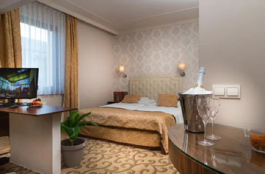 ゴールデン ボール クラブ ホテル & フィットネス