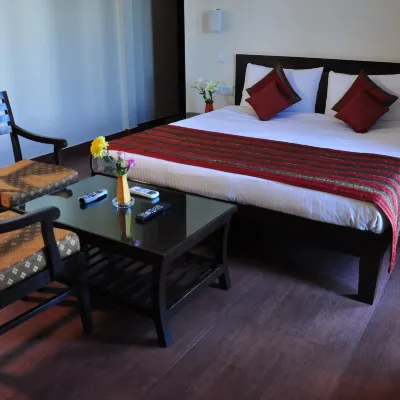 Golden Palm Suites Hotel dekat Dwarka Sektor 12