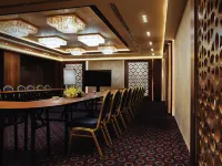 Seven Roses Hotel Hotels near Modern American School