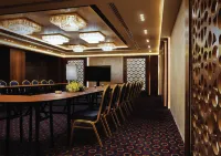 Seven Roses Hotel