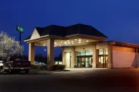 Quality Inn and Conference Center فنادق في Springfield Township