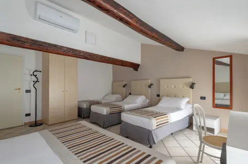 Hotel Mantegna Stazione Hotels in Curtatone