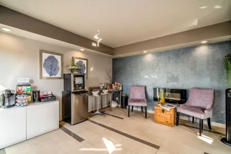 Crescent Bay Inn Отели рядом с достопримечательностью «Laguna Beach Cliff Hike»