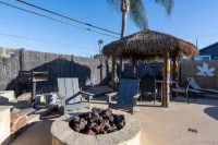 A Lakeside Retreat - The Birdhouse SD, Pool, Spa, Fire Pit, Game Room Hotels near Walmart Supercenter