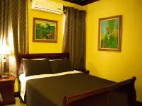 Brownstone Marlin Drive Hotel dekat Pantai Junkanoo