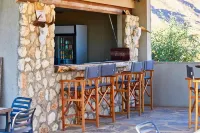 Solitaire Mountain Lodge - Bar
