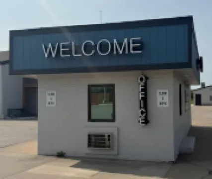 美國康瑟爾布拉夫斯旅館 住宿飯店