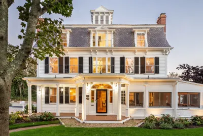 Chapter House Hotels in Yarmouth Port
