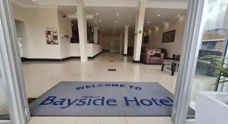 Bayside Hotel Pinetown Отели в г. Клоф