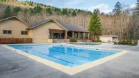 Fairway Forest - Pools