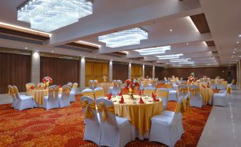 Royale Sarovar Portico Agra