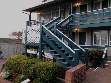 Carmel Wayfarer Inn