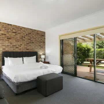 Potters Apartments Hotels near Hunter Valley Wildlife Park