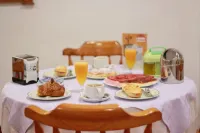 Hostal Pensimar - breakfast