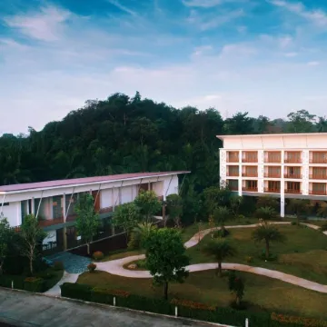 Nana Beach Hotel & Resort Отели в г. Район Патхио