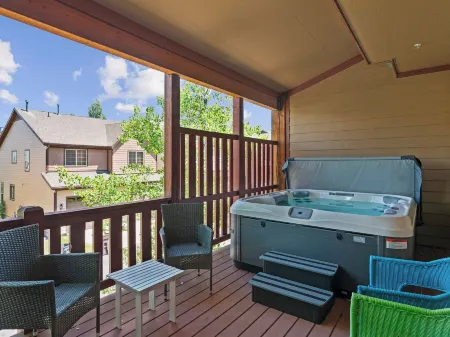 Bear Hollow Village by All Seasons Resort Lodging Отели в г. Силвер Саммит