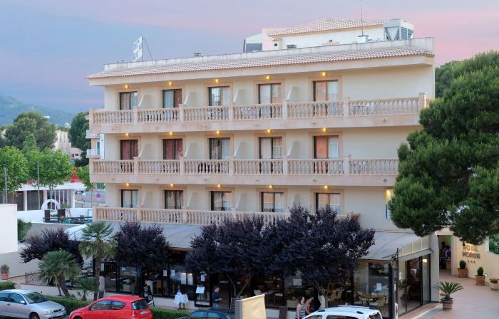 Bell Port Hotel
