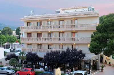 Bell Port Hotel Hotels in 
