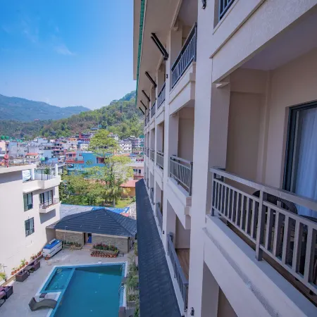 Hotel Pokhara Village & SPA