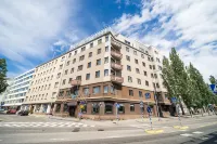 Summer Hotel Tott Hotels near Pääkirjasto Joeli