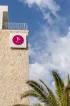 雅特 JS 飯店 Playa de Ca'n Picafort附近的飯店