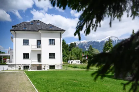 Vila Ula la Luxury Apartments Отели в г. Блед