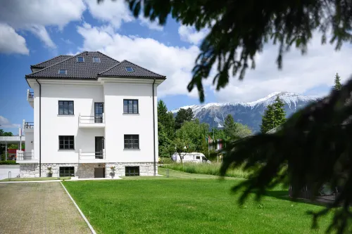 Vila Ula la Luxury Apartments Hotels in Zasip
