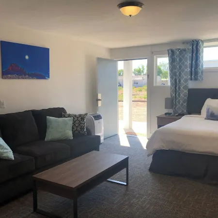 Blue Sage Inn & Suites